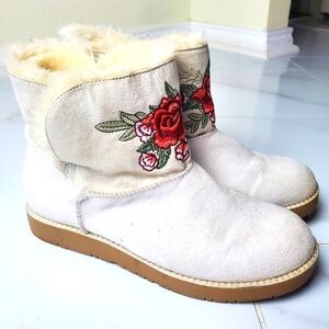 Rock & Candy Rose Embroidered Cream Uggs by Zigi
